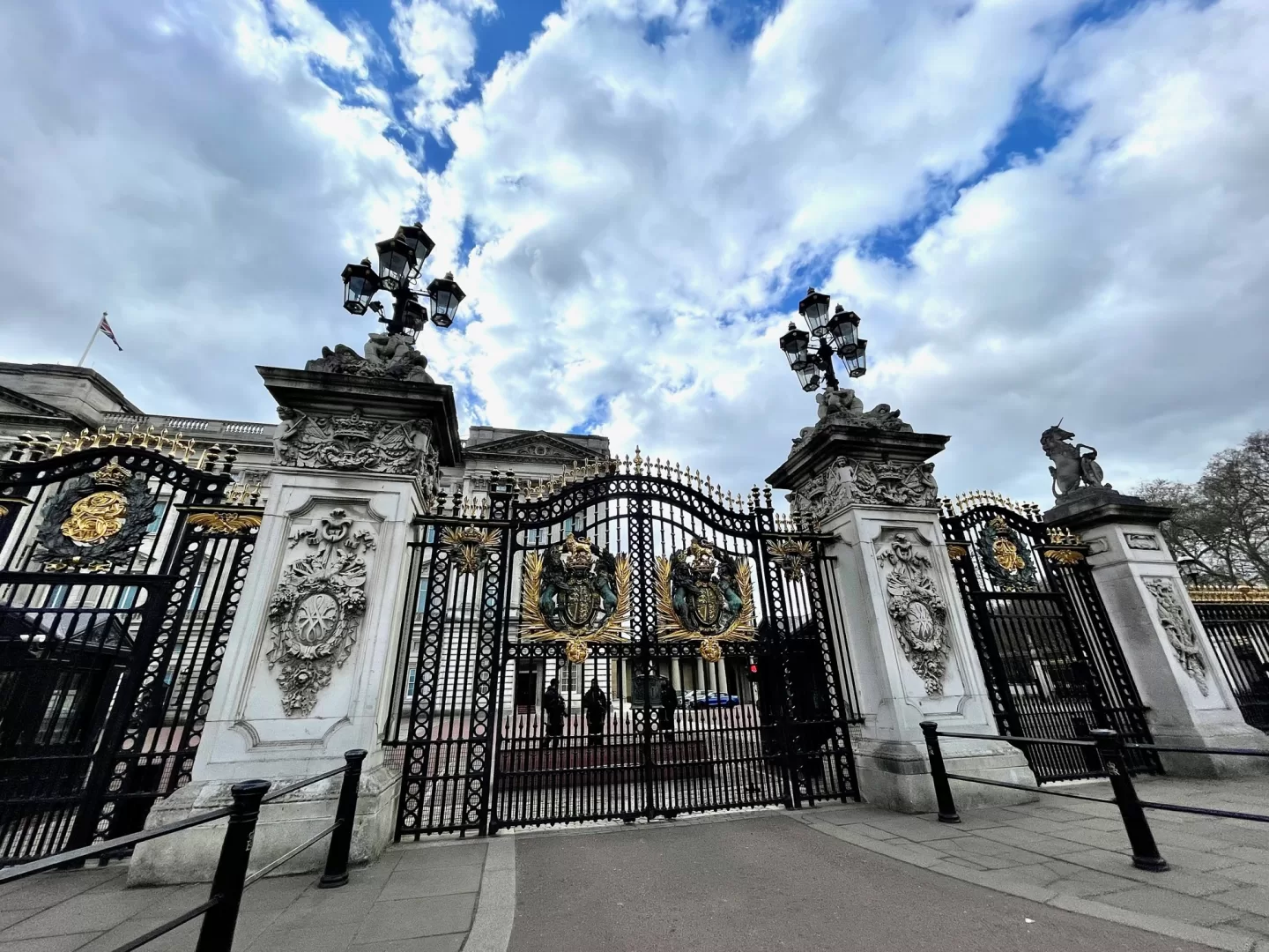 10 Must Do Things In London Buckingham Palace